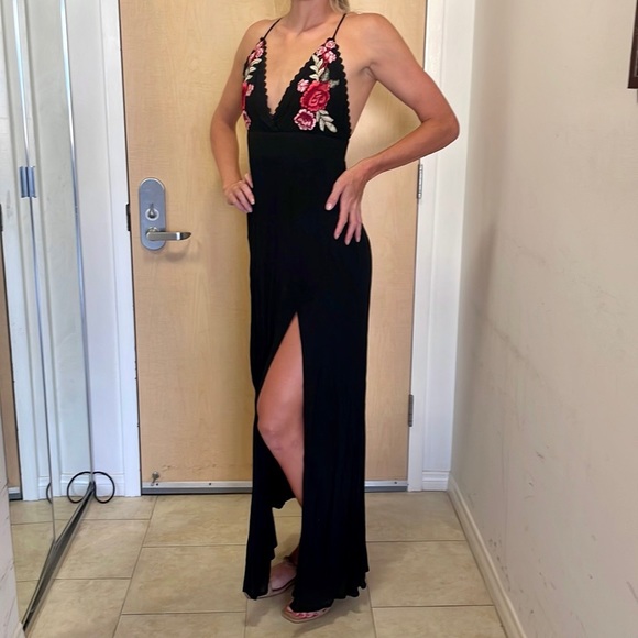 Lulu’s Black Floral Embroidered Maxi Dress - Picture 9 of 12